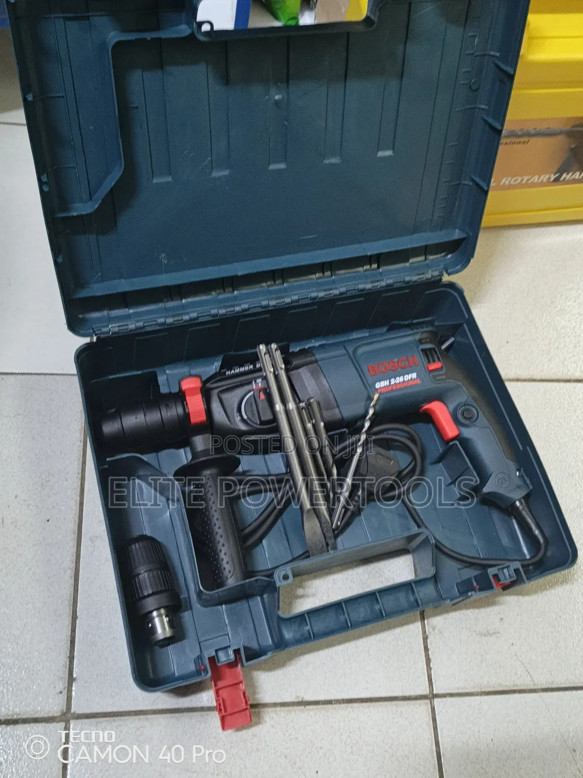 800w Bosch Rotary Hammer