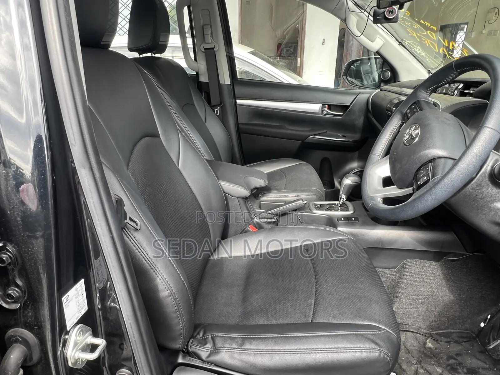 Toyota Hilux 2019 Gray