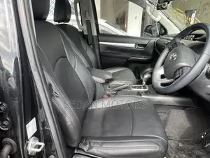Toyota Hilux 2019 Gray
