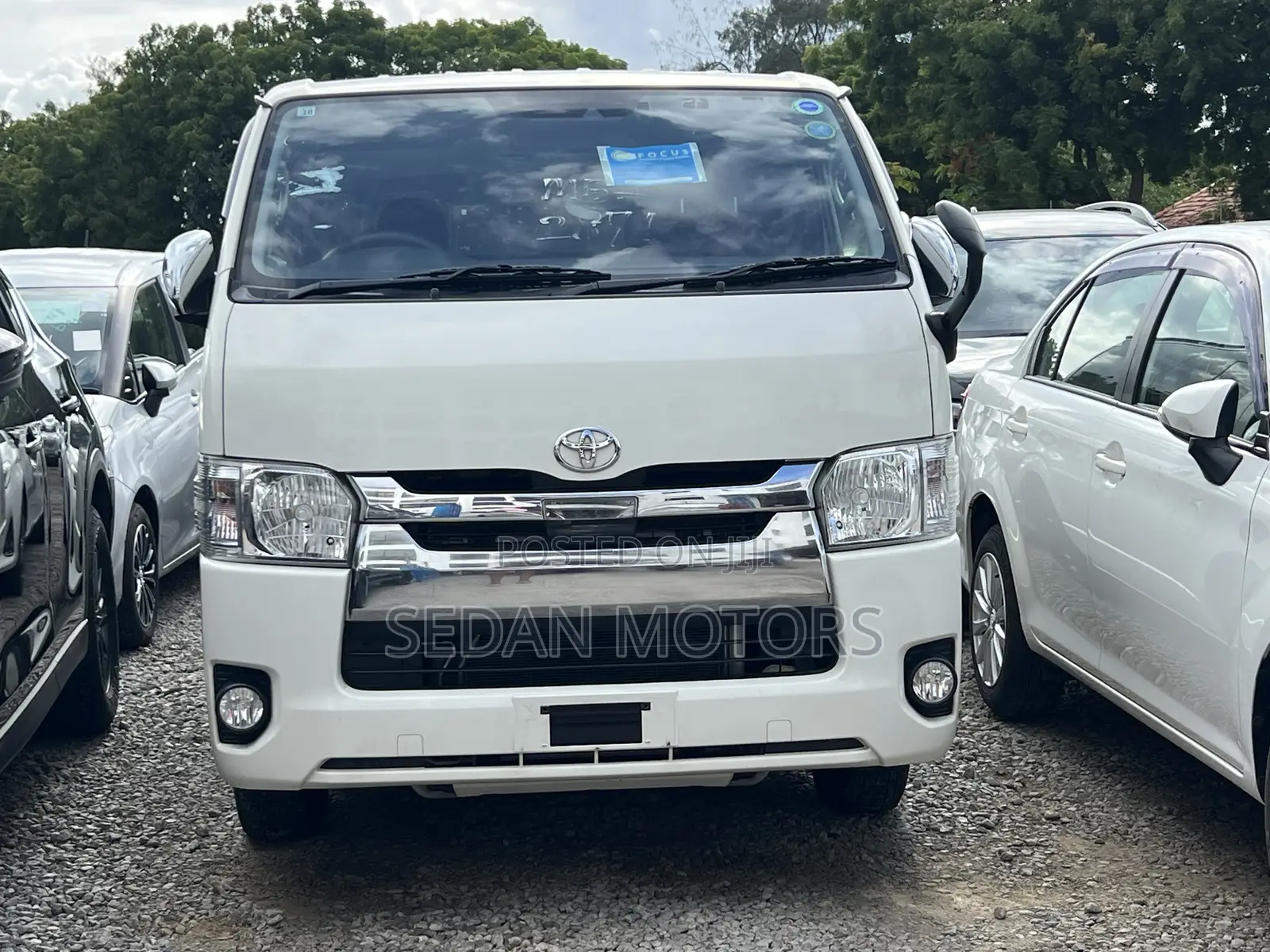 Toyota HiAce 2019 White