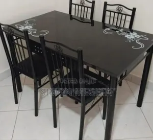 4 Sitter Dinning Table