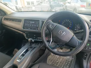 Honda Vezel 2016 Maroon
