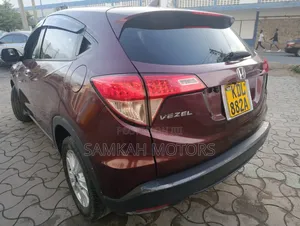 Honda Vezel 2016 Maroon