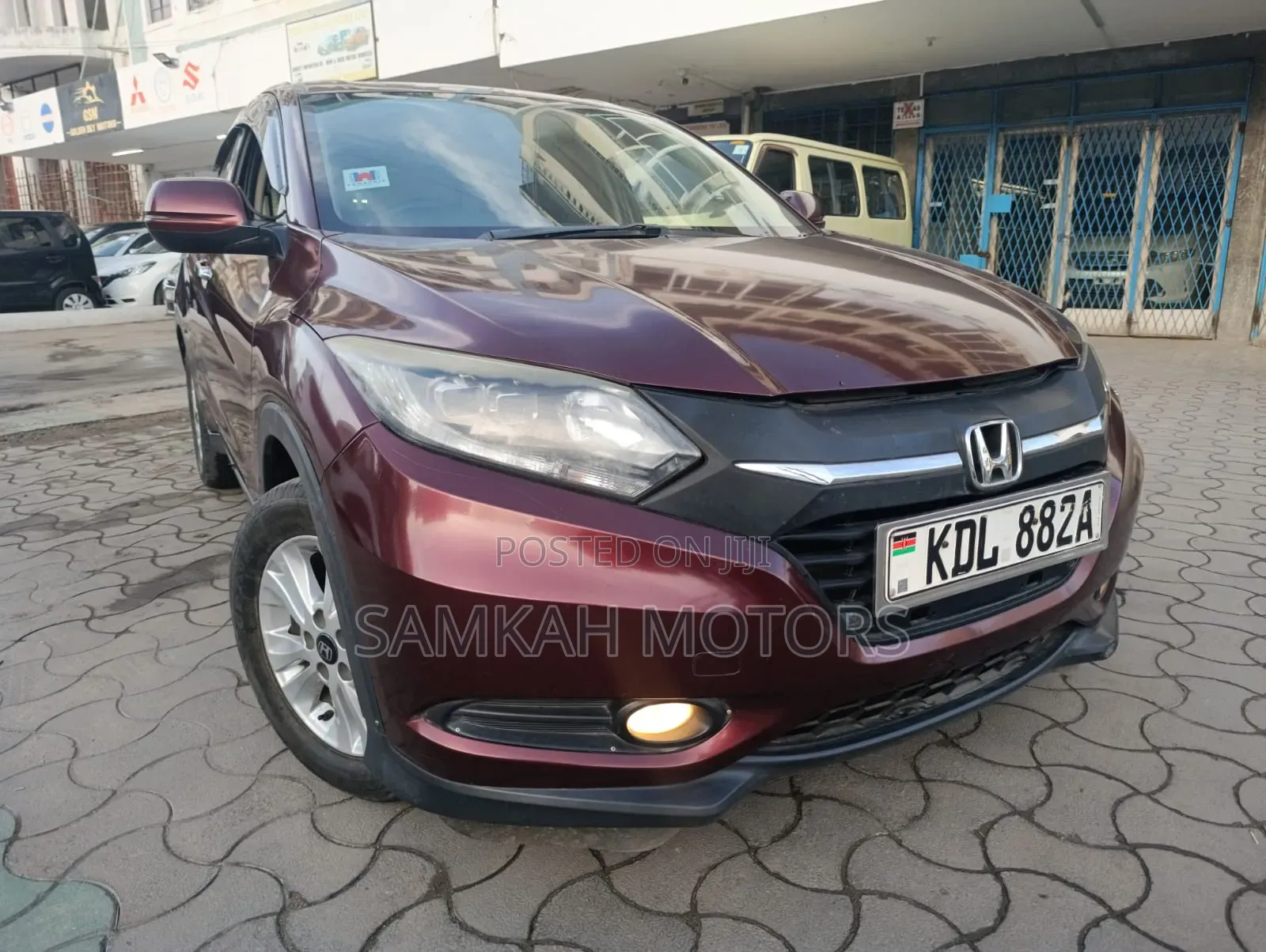 Honda Vezel 2016 Maroon