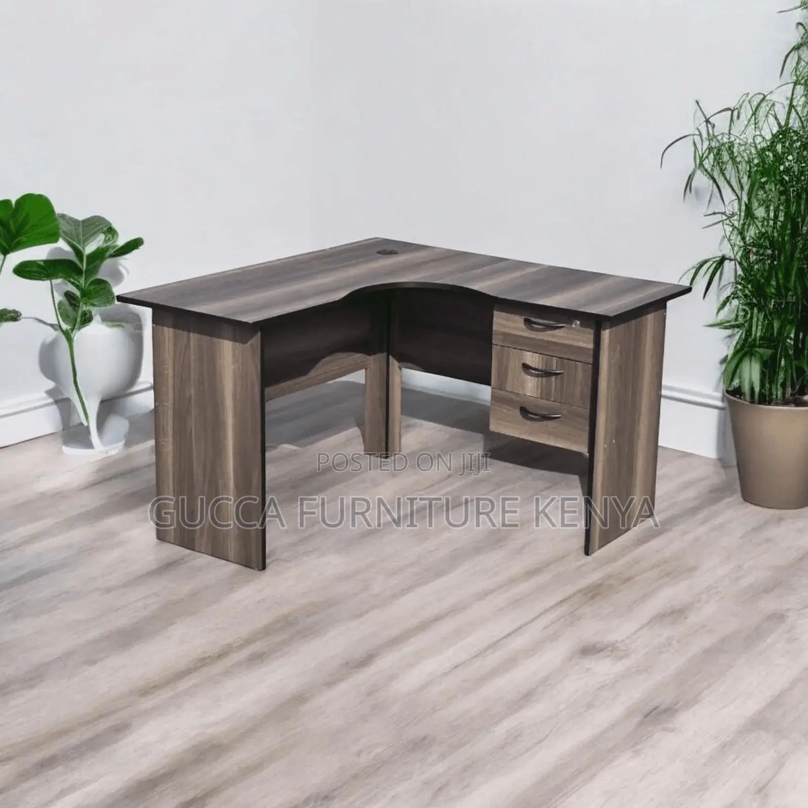 Curved Generic Office Computer Desk-140cm