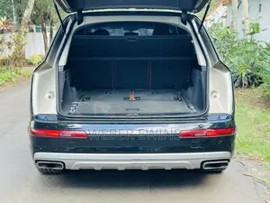 Audi Q7 2016 Black