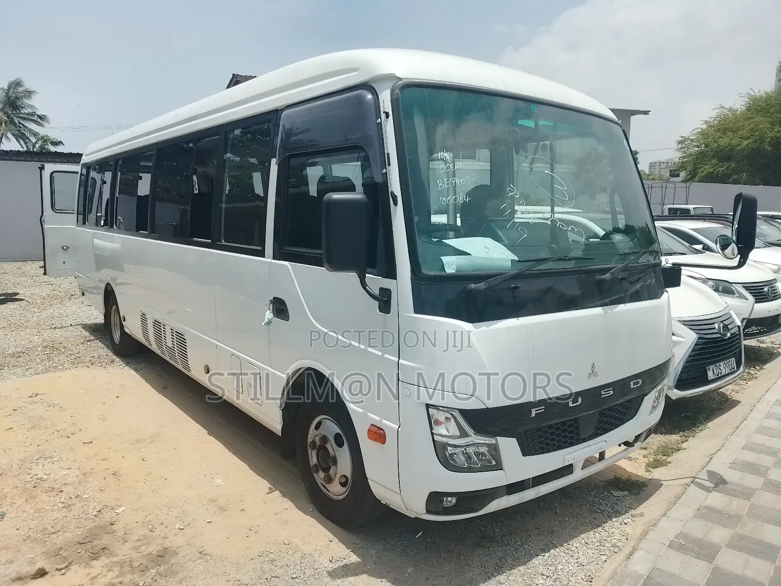 Mitsubishi Fuso Rosa 2019 White