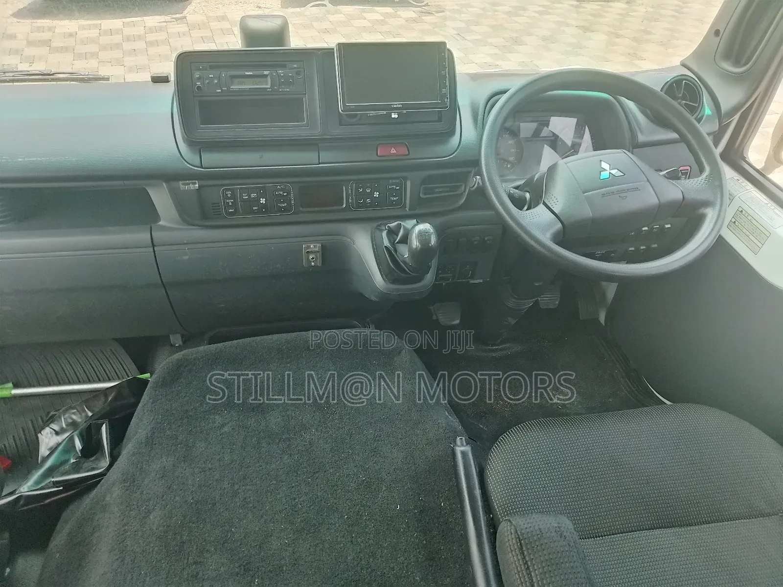 Mitsubishi Fuso Rosa 2019 White