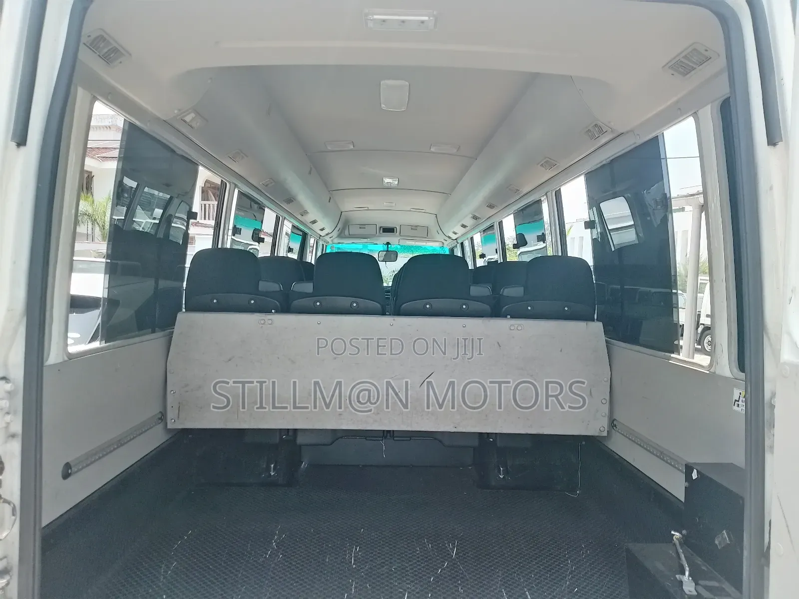 Mitsubishi Fuso Rosa 2019 White