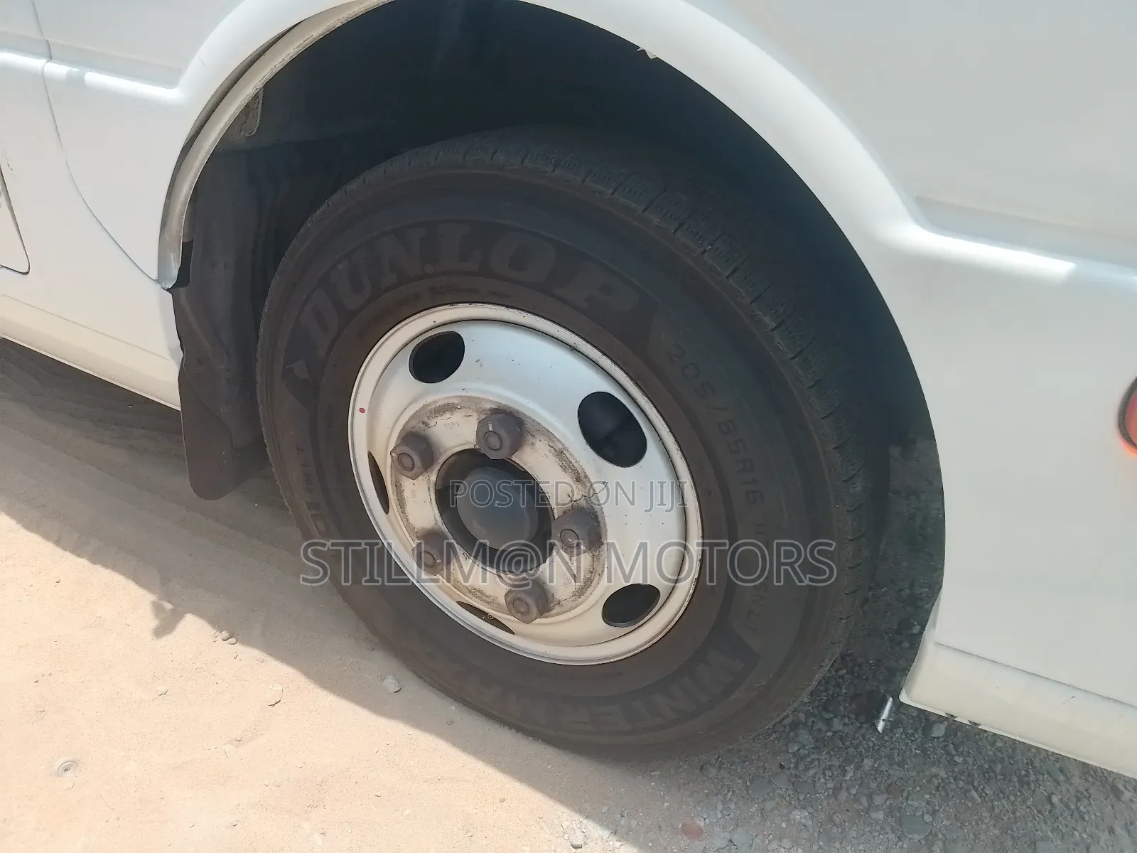 Mitsubishi Fuso Rosa 2019 White