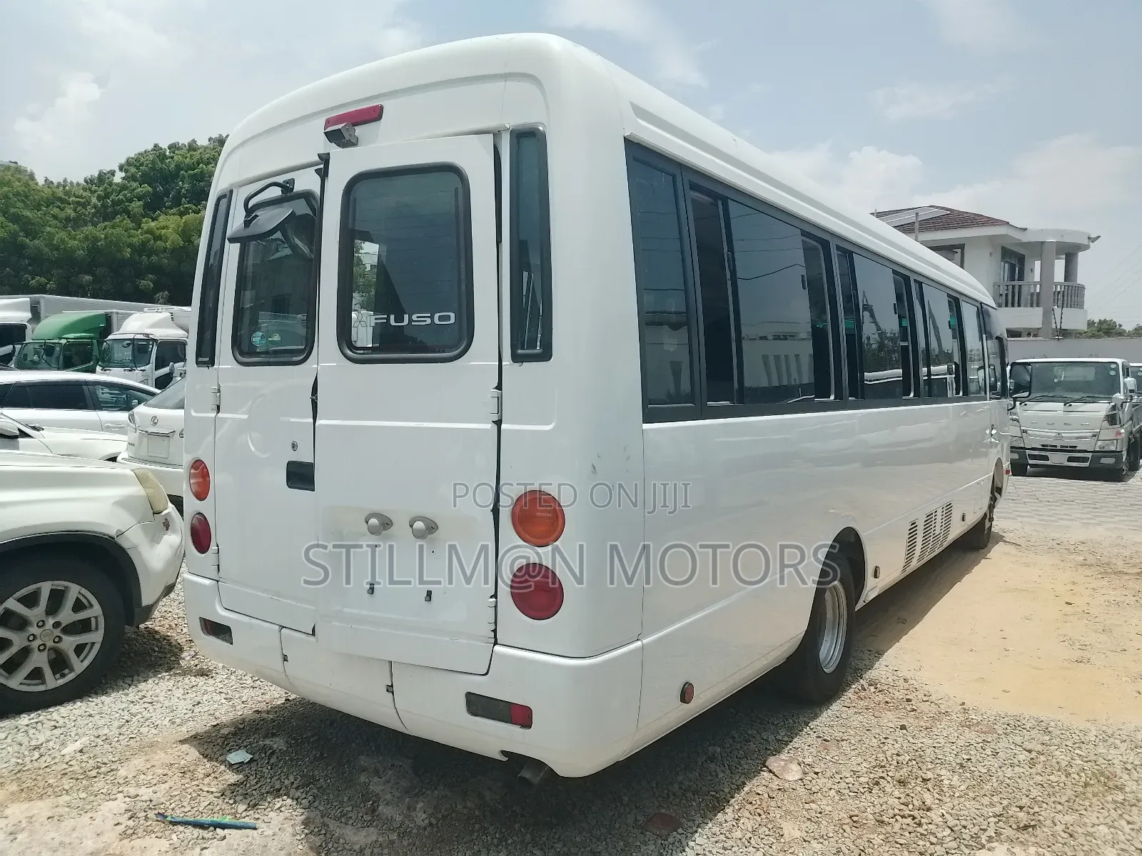Mitsubishi Fuso Rosa 2019 White