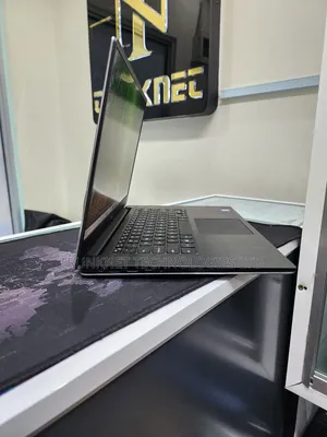Laptop Dell Precision 5530 16GB Intel Xeon SSD 512GB