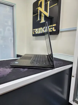 Laptop Dell Precision 5530 16GB Intel Xeon SSD 512GB