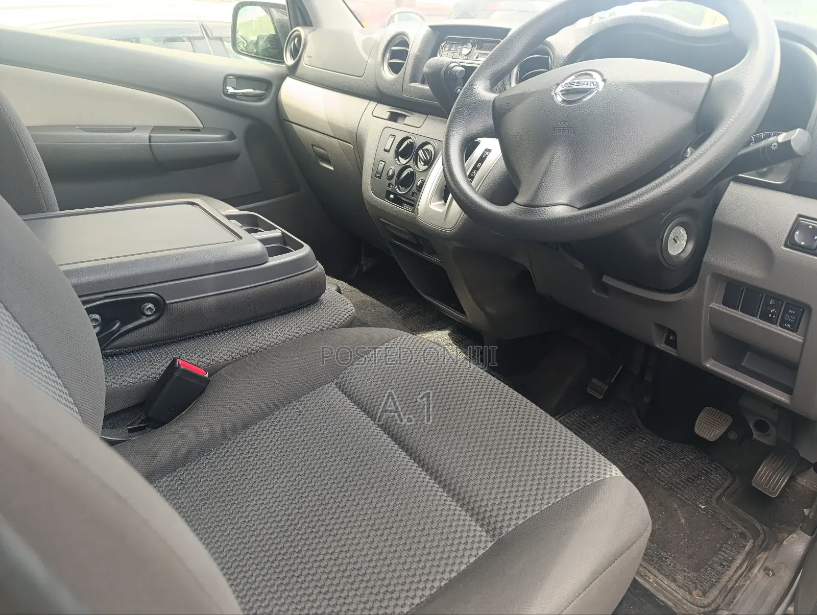 Nissan Caravan (Urvan) 2018 Silver