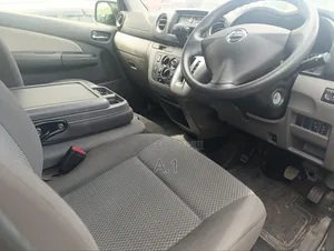 Nissan Caravan (Urvan) 2018 Silver