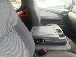 Nissan Caravan (Urvan) 2018 Silver