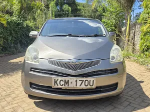 Toyota Ractis 2010 Silver