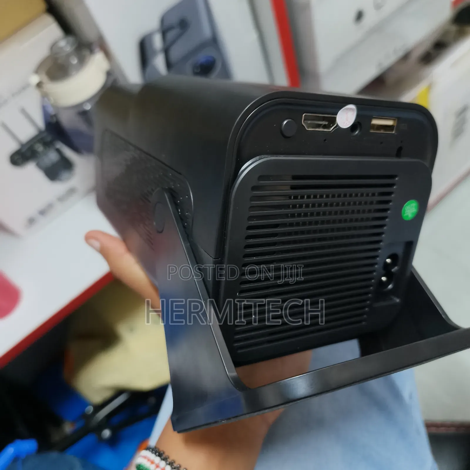 Black Hy 320 Projector Normal Projector