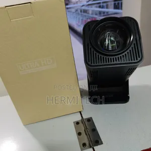 Highlight Coating Lens Projector With Display Size of 200 Inches