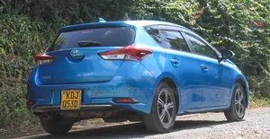 Toyota Auris 2015 Blue
