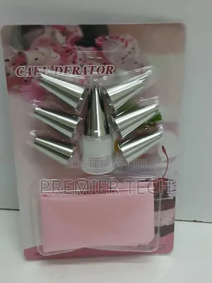 *Multifunctional Cake Decorating Tools