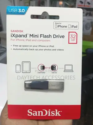 Sandisk Ixpand 32gb Mini Flash Drive for iPhone.