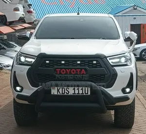Toyota Hilux 2020 White