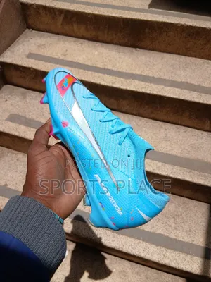 Turquoise Terror Vapor 16 Merc Football Boots
