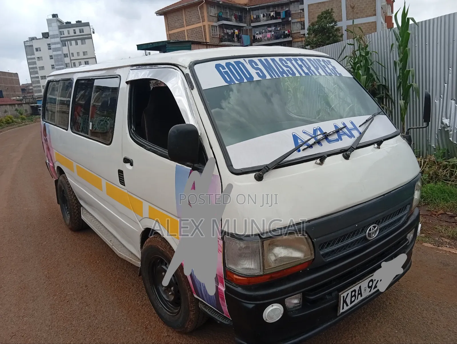 Toyota HiAce 2000 White