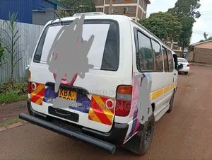 Toyota HiAce 2000 White