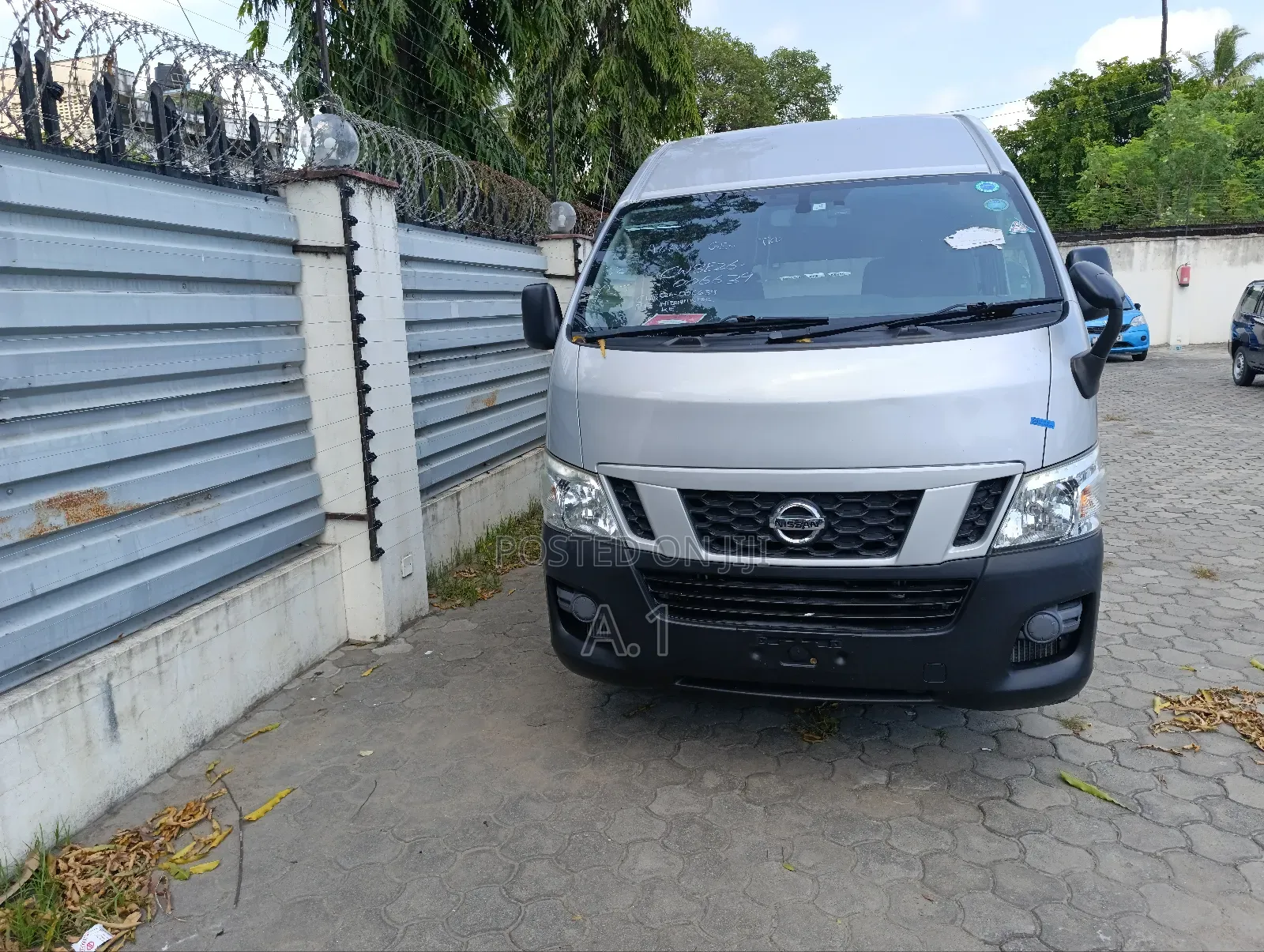 Nissan Caravan (Urvan) 2018 Silver