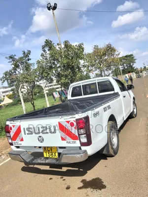 Isuzu D-MAX 2017 White
