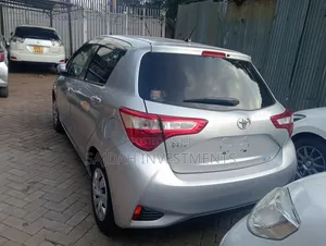 Toyota Vitz 1.0 FWD 5dr 2019 Silver