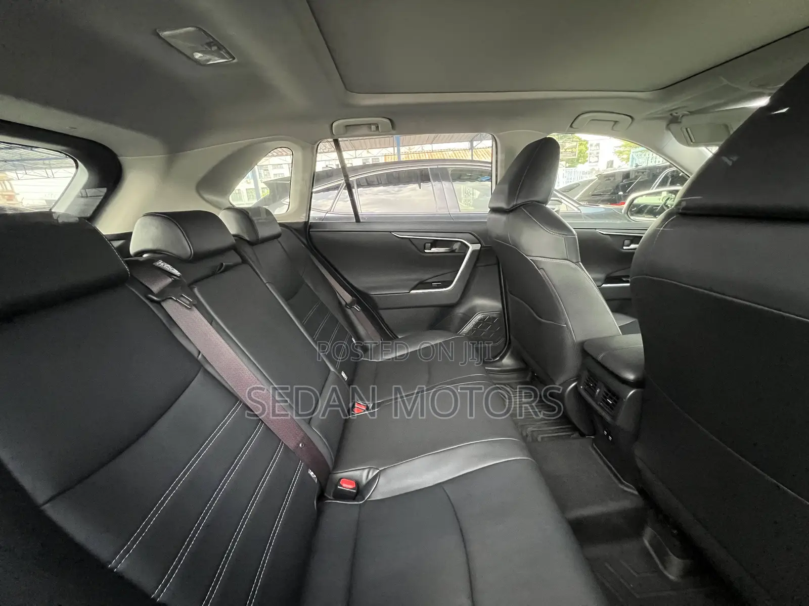 Toyota RAV4 2019 White