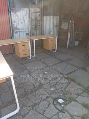 Office Tables With Metal Stand.