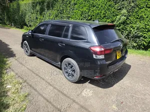 Toyota Corolla Fielder 1.5 Hybrid FWD 2014 Black
