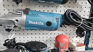 Makita 9inch Angle Grinder