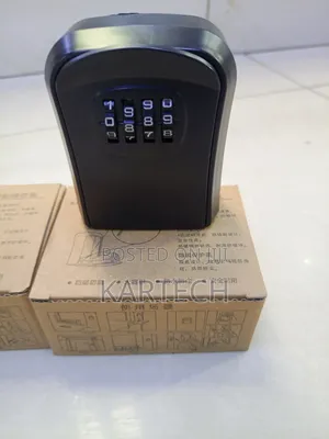 4-Digit Combination Wall-Mounted Outdoor Key Lock Box (Plastic)