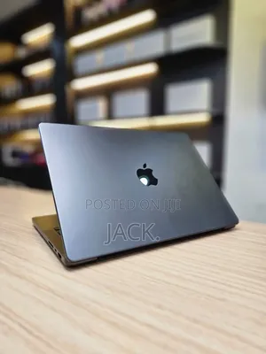 Laptop Apple MacBook Pro 2024 M4 Max 36GB Apple M4 Max SSD 1T