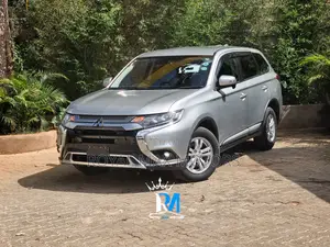 Mitsubishi Outlander 2020 Silver
