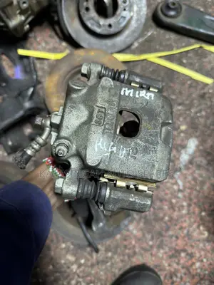 Daihatsu Mira Brake Calliper