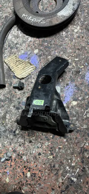 Gearbox Mounting For Toyota Vitz