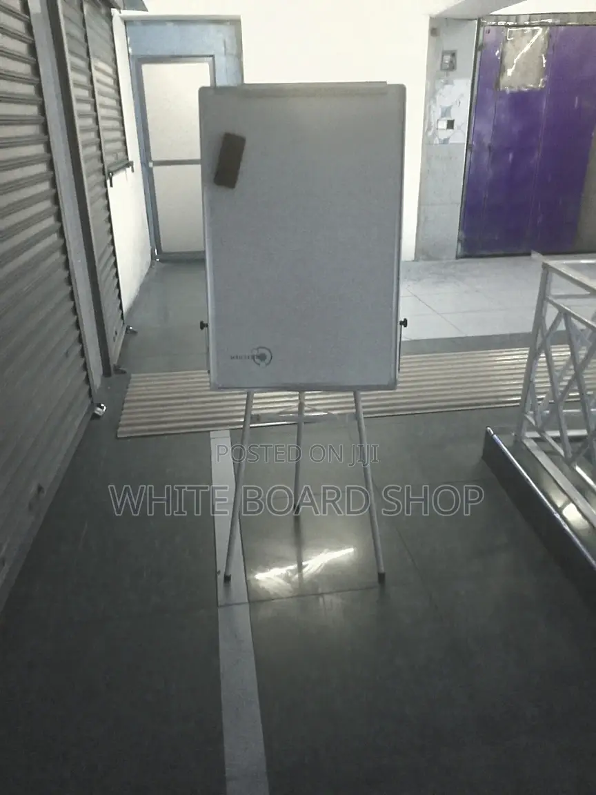 Portable Flipchart Stand 90 X 60cm + Duster – Ready for Presentations