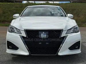 Toyota Crown 2018 White