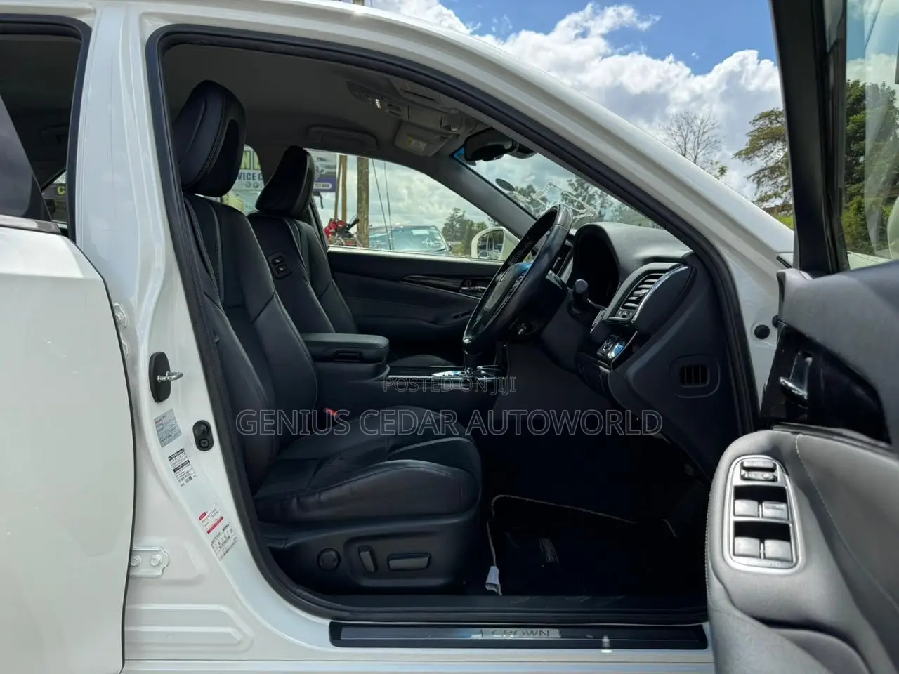 Toyota Crown 2018 White