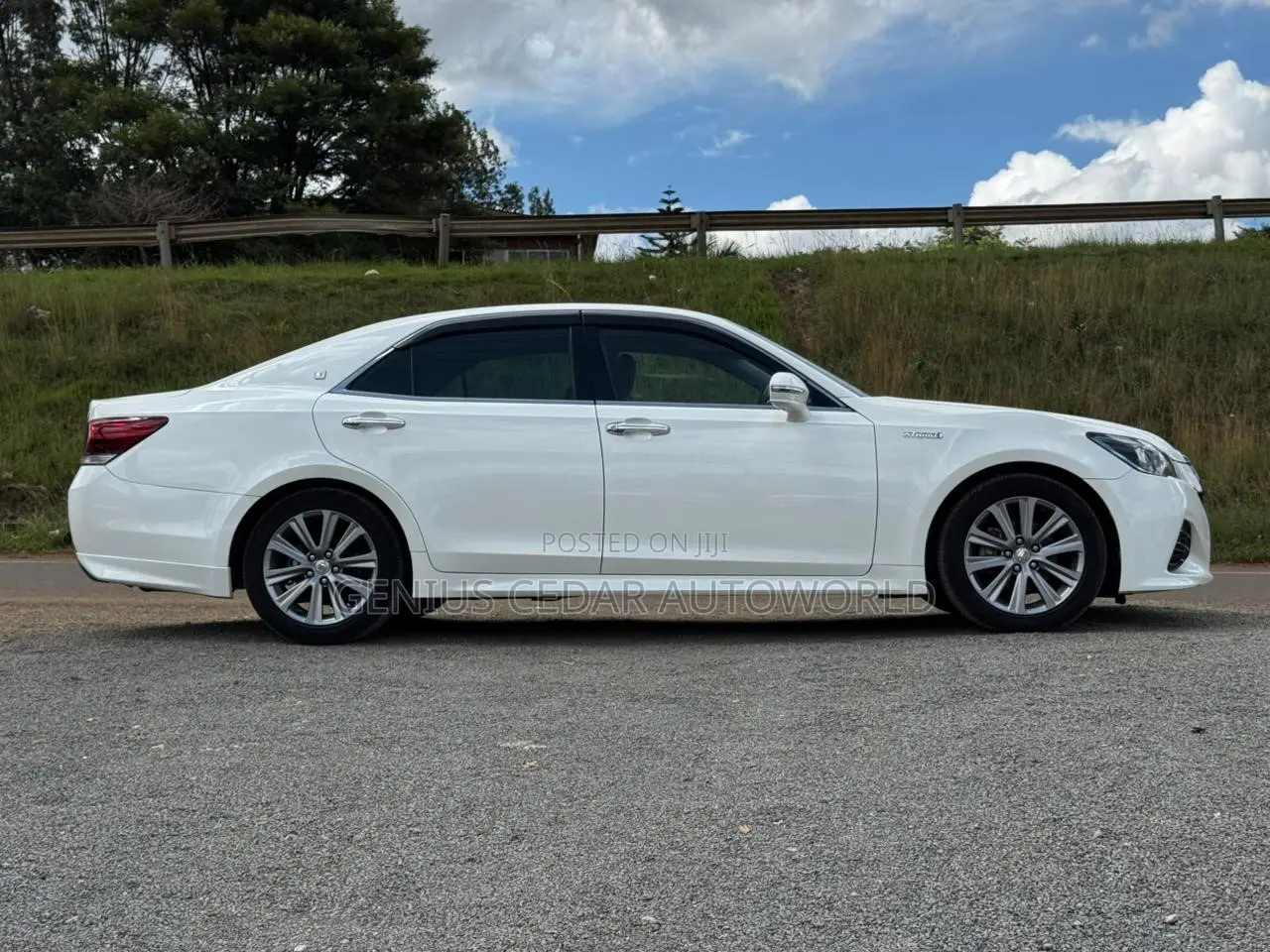 Toyota Crown 2018 White
