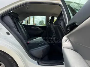 Toyota Crown 2018 White
