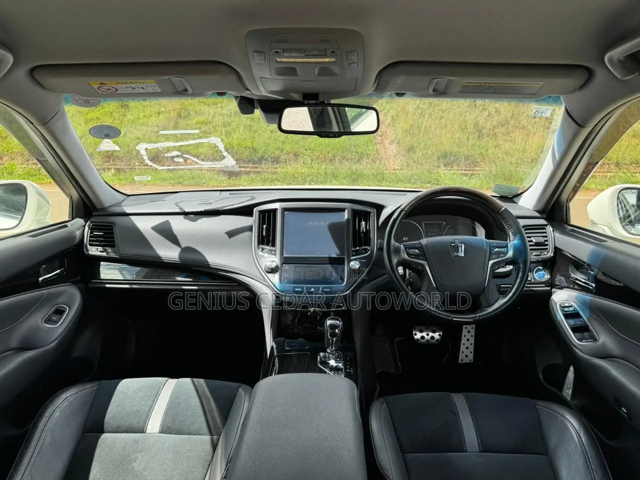 Toyota Crown 2018 White