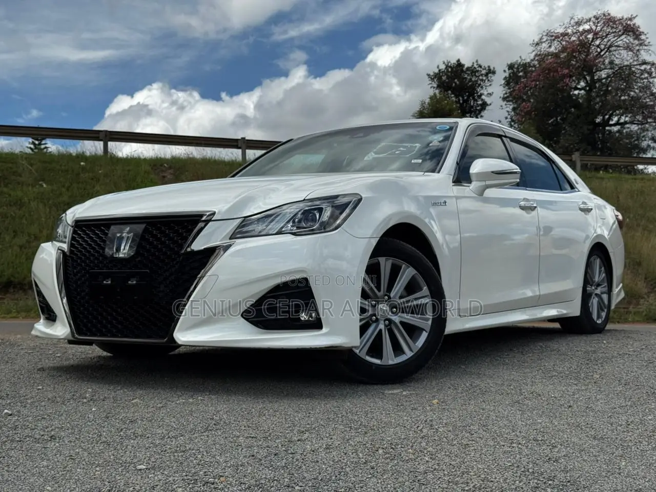 Toyota Crown 2018 White