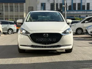 Mazda 2 2020 Off white